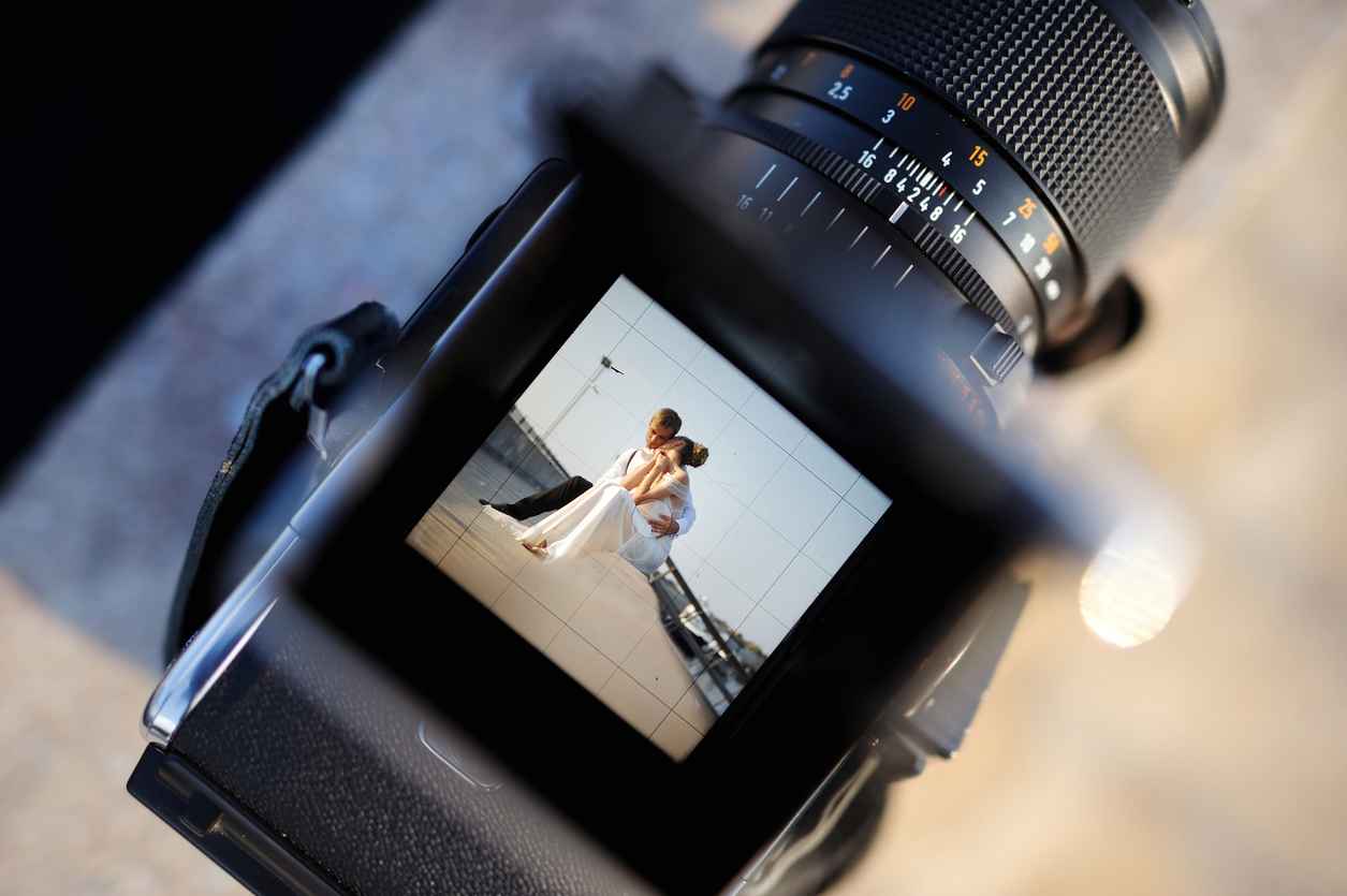 Shooting a wedding with a vintage oldschool camera